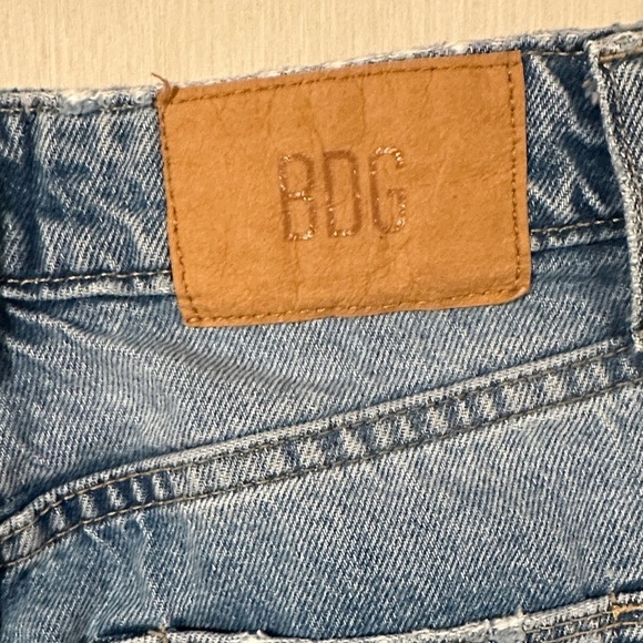 BDG By Urban Outfitters Distressed High Waisted Mom Jeans Size 24 - Picture 4 of 9